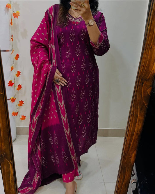 Women Magenta Ikka Print Cotton Kurta Set With Dupatta Set