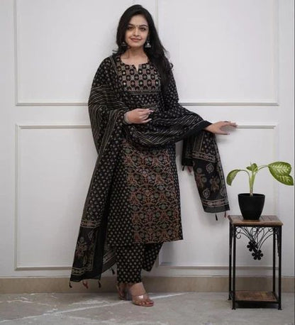 Women Ethnic Motifs Printed Regular Kurta With Trousers And With Dupatta Set