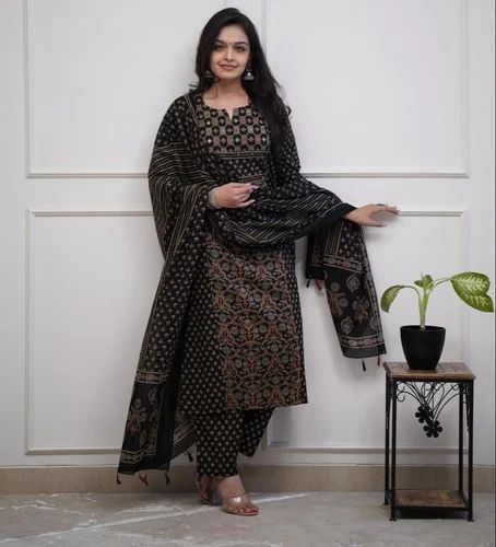 Women Ethnic Motifs Printed Regular Kurta With Trousers And With Dupatta Set