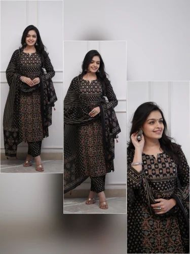 Women Ethnic Motifs Printed Regular Kurta With Trousers And With Dupatta Set